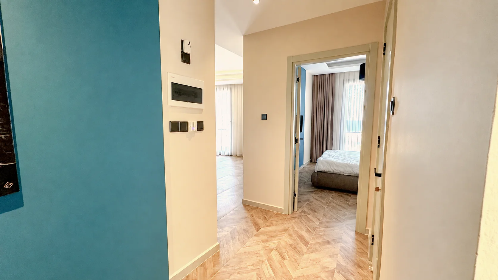 Olivia Court · apartment 35 · photo 01