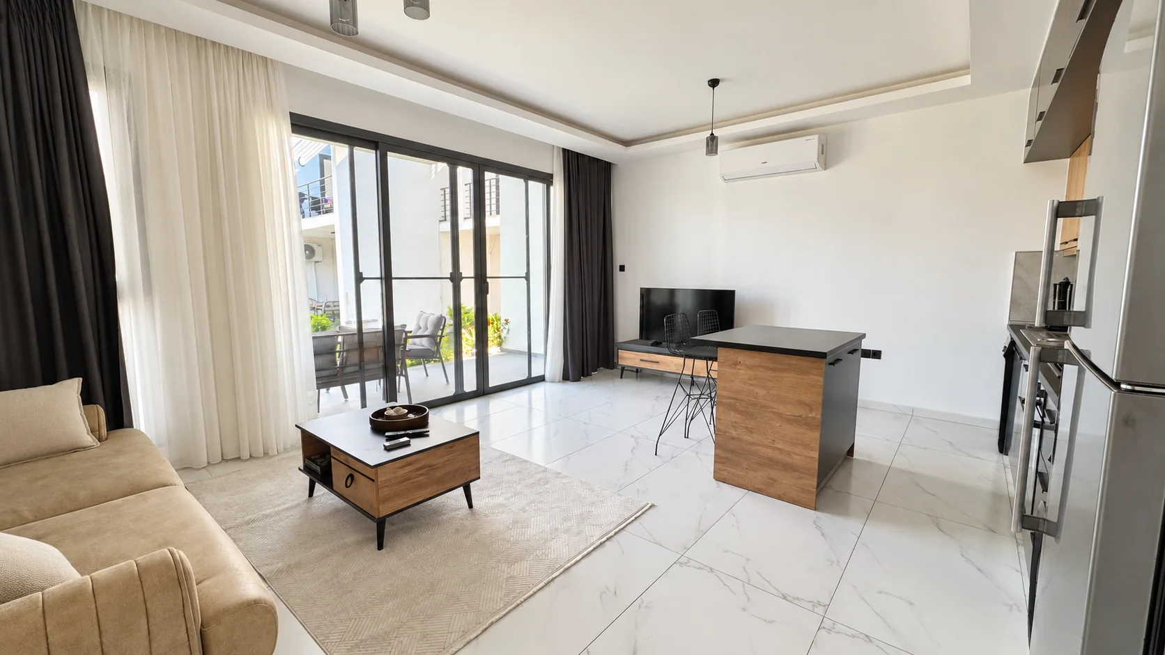 Rain · apartment 8 · photo 01