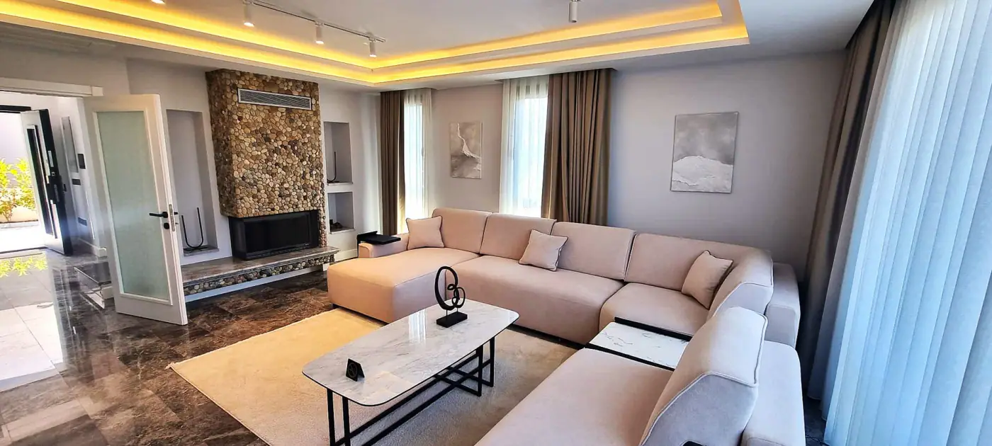Home 1 · photo
