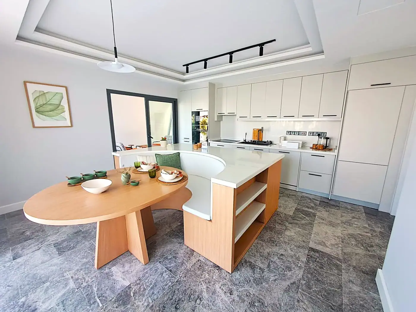 Home 1 · photo