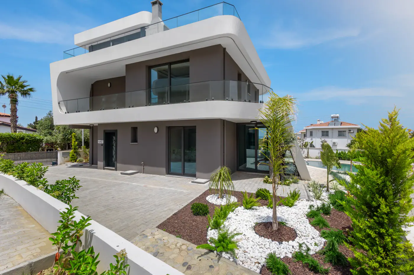 Home 1 · photo